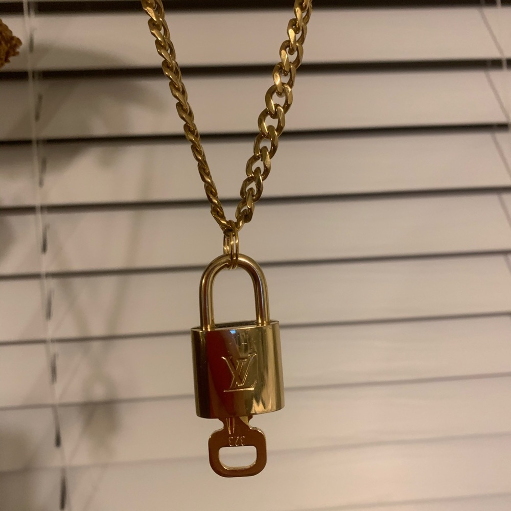LOUIS VUITTON NECKLACE